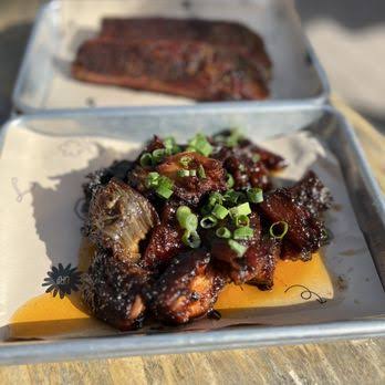 URBAN ROOTS BREWING & SMOKEHOUSE - Updated June 2026 - 2364 Photos & 1384  Reviews - 1322 V St, Sacramento, California - Breweries - Restaurant  Reviews - Phone Number - Menu - Yelp