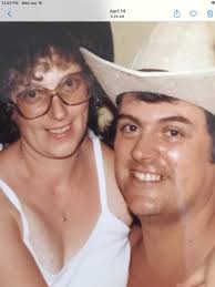 Dad ( Linton Vlaun) visiting Aruba '71-72.. Uncle Urban and family❤️