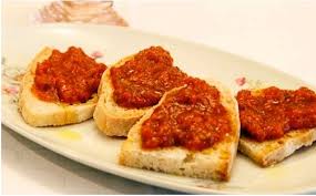 Gli spaghetti alla picchio pacchio (a picchi pacchiu) sono una ricetta siciliana, molto pratica da la ricetta della pasta degli spaghetti alla picchio pacchio è velocissima da preparare e non richiede. Picchio Pacchio Toscana A Tavola