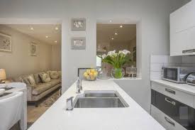 Permettant d'optimiser l'espace à vivre, ce type de cuisine donne du volume à vos intérieurs et apporte une plus grande luminosité dans votre logement. Petite Cuisine Semi Ouverte Sur Salon Novocom Top