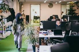 ✅ décrochez un job chez brainly. Zdobywaja Swiat W Samych Skarpetkach