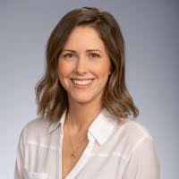 Stephanie Twining's Instagram, Twitter & Facebook