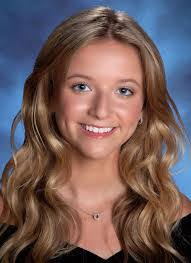 Elizabeth Follis's Instagram, Twitter & Facebook