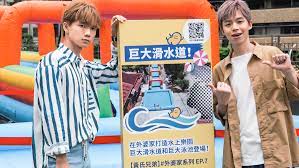 黃氏兄弟四週年系列 排序方式 日期 (從新到舊) 暢銷度 價格 (從低到高) 價格 (從高到低) 日期 (從舊到新) 抱歉，此商品系列中沒有產品 Capsule Group