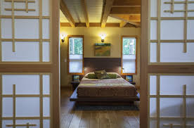 From traditional tatami beds to low sitting platform beds, we have something for everyone in this post. Asian Style Bedroom Ideas And Tips