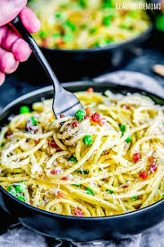Pasta Carbonara Is A Creamy Cheesy Pasta Tossed With Crisp Prosciutto And Bright English Peas It S A Classi Proscuitto Recipe Carbonara Pasta Italian Recipes