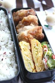 Kara Age Bento Avec Son Omelette Au Chou 1 Recette D Omelette Carree Sur Une Poele Pas Carree Recette Recette Omelette Alimentation