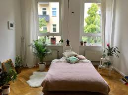 Wunderschones Wg Zimmer Mit Ganz Viel Grun In Neukollner Altbau Summertime Wg Zimmer Zimmer Einrichten Altbau Zimmer