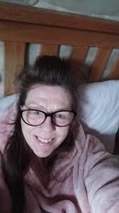 Hi, Dullies. I am ill, knocked out by a Covid infection since a few days. I  just want to lay in bed all day. But there is one thing totally disturbing  this