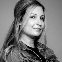 Susan Poletti's Instagram, Twitter & Facebook