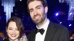 Jun 23, 2021 · take new parents emma stone and dave mccary out to the ball game. Az Native Emma Stone And Husband Dave Mccary Welcome First Child