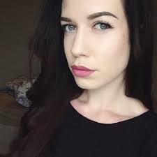 Angie Palmer's Instagram, Twitter & Facebook