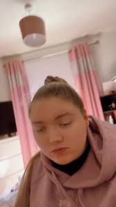 Amy Christie (@amy4xox)