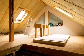 The chemical composition of this type of insulation consists of compounds that, when exposed to air and space, expand into all the nooks and crannies of your surfaces to be insulated. Fiberglass Insulation Vs Foam Attic Construction