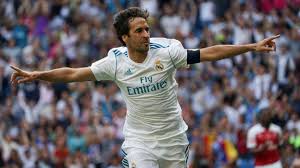 Avelar began his career in brazil. Eu Achava Raul Lento E Nao O Escalava No Playstation Mas Quando Joguei Junto Vi Que Era Um Fenomeno Diz Brasileiro