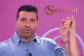 Manuel Díaz cambia su plan a última hora para poder ayudar a Vicky Martín  Berrocal