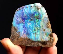 Types Of Iridescent Gemstones Minerals Minerals And Gemstones Gemstones Gems And Minerals