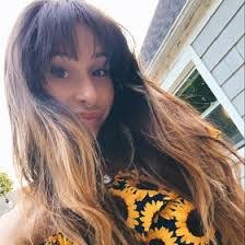 Lorraine Valente's Instagram, Twitter & Facebook