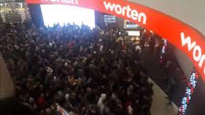 It has a constructed area of 245,028 m². Loucura Da Black Friday Gera O Caos Em Matosinhos Com Videos