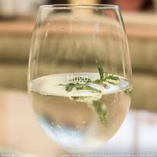 Rezept Hugo Rezept Weinglas Ohne Stiel Limetten Minze
