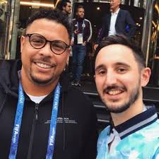 Sam Van Gelder (@SamVasserG)