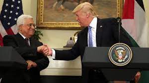 Polisi israel tembaki warga dengan gas air mata dan granat kejut, sementara warga palestina terus melawan dengan lemparan batu. Menilik Dampak Pertemuan Donald Trump Mahmoud Abbas