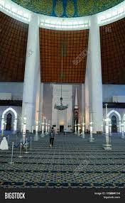 The building was officially opened on 2 february 1985 by almarhum sultan salahuddin abdul aziz shah of selangor. Interior Sultan Image Photo Free Trial Bigstock