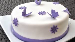Fleurs fondantes fleurs en argile polymère fleurs pate a sucre fleurs en papier muguet bricolage fleur crepon fête du travail techniques de décoration de gâteau gateau fleur. Gateau Simple En Pate A Sucre Vanille Et Curd Framboise Les Gourmandises De Nemo