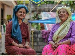 Sudani from nigeria is a film about a strapping football player from nigeria, who is recruited to play in a local football club in. Sudani From Nigeria S Leading Ladies Savithri And Sarasa Are No Ordinary Actresses Malayalam Movie News Times Of India