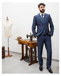 Oppure opta per l' abbinamento con il bianco e il rosso, sai tipo marinaio. Abito Uomo Bluette I Nostri Modelli