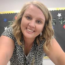 Julie Tiegs's Instagram, Twitter & Facebook