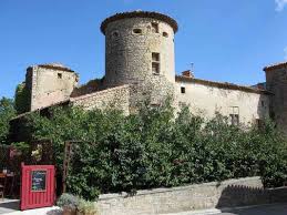 It is the home of the world famous enigma highlighted by dan brown's da vinci code. Rennes Le Chateau Schlossspross