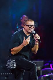 Image result for tbn:ThJbLJ9iWaHS_M::www.amrdiab.net/wallpapers/AmrDiab_Net_Kammel%2520(6).jpg