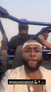 Davido having fun at the beach with Amaju Pinnick 🏝️🏎️