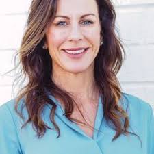 Lisa Veale's Instagram, Twitter & Facebook