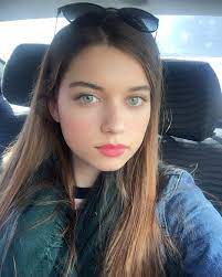 Eskişehir anadolu üniversitesi'nde öğrenimine devam ediyor. Idei Na Temu Afra Saracoglu 110 Afro Aktrisy Pryamye Brovi