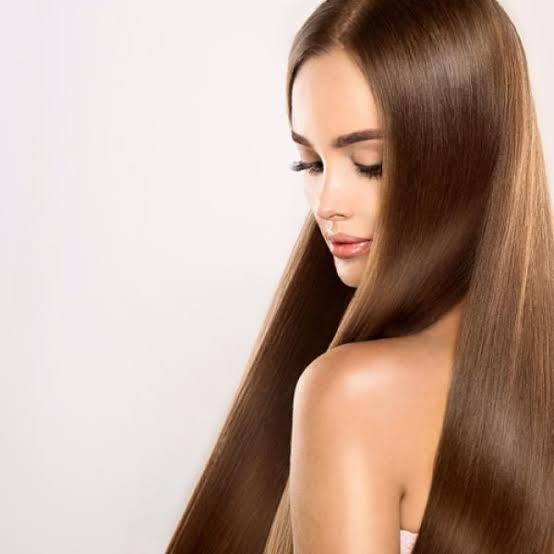 Color y estilo de cabello en el salón