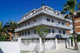 85, soggiorno, cucinotto separato con cucina completamente attrezzata completa di. Cala Luna Suite 8 Posti Fronte Mare A San Benedetto Del Tronto Mareadriatico Com