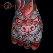 Black And Grey Foo Dog Hand Tattoo Yushitattoo Seoul On Instagram Foo Dog Tattoo Handtattoo Jobstopper Color Koreatattoo Losangelestatto Foo Dog Tattoo Hand Tattoos Foo Dog Tattoo Design