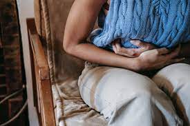 My husband has something that is popping out of his abdomen just below his left ribcage, he has had an umbilical hernia mesh surgery and i suspect it may be a tear in the mesh. How To Know If Hernia Mesh Ripped These Are The Tell Tale Signs And Symptoms Drugwatcher Org