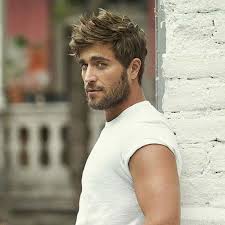 Short surfer haircuts, are about letting your hair grow out and flow and has been popularized in the 1950s. Surfer Hair For Men 21 Cool Surfer Hairstyles 2021 Guide Surfer Hair Surfer Hairstyles Haircuts For Men