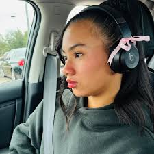 Happy Sunday 🎀 Funday!! It's time to give yourself a SHOUT OUT! Comment  tagging your biz 🏷️ && tell us what you sell! Let's get WILD supporting  other small business besties 🫶🏼🎀💕