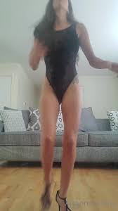 Amarie301 check your dms for a $6 video, cumming on the couch in this  outfit xxx onlyfans porn videos - CamStreams.tv