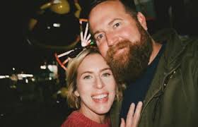 Chesapeake Shores' Puts Abby & Evan in a Fun, Awkward Position (RECAP)