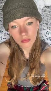 Kellie Mills's Instagram, Twitter & Facebook