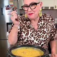 🔥 slow cooker pea and ham… the smell alone is worth making it. cosy,  hearty and so easy. recipe in the comments 👇