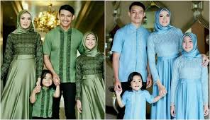 Mulai dari pakaian yang dikenakan, sepatu lalu berapa harga tas mungil milik adik syahrini itu? Foto Foto Baju Couple Keluarga Saat Lebaran Yang Bisa Jadi Inspirasimu Boombastis