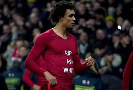 Var í bol til minningar um 12 ára stelpu sem myrt var í borginni