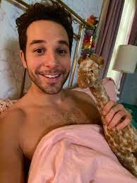  Skylar Astin On Twitter What You Didn T See On Screen Is That Max And Daryl S Relationship Has Really Blossomed Zoeysplaylist