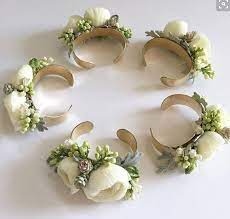 Corsages And Boutonnieres Diy Wrist Corsage Diy Corsage Wedding Flowers